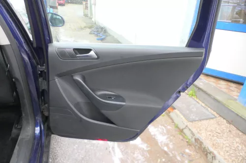 1x VW Passat 3C Variant Türverkleidung Verkleidung Tür hinten rechts schwarz