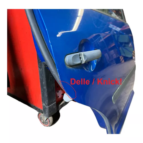 Touran 1T Tür hinten rechts blau LA5X mit Scheibe, sonst OHNE Anbauteile - Delle (178985)