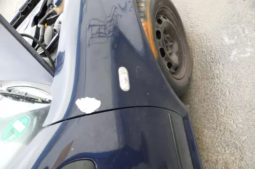 VW Golf 4 Kotflügel vorne rechts blau LA5G (179156)