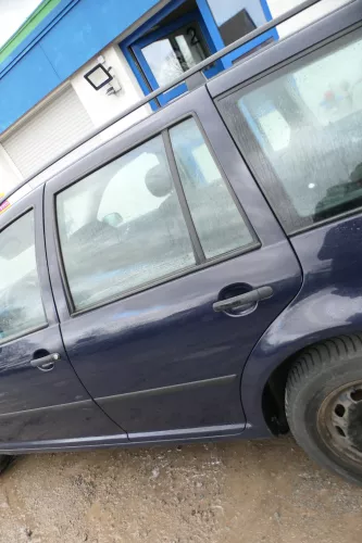 VW Golf 4 Bora Tür hinten links nur Kombi / Variant blau LA5G (179162)