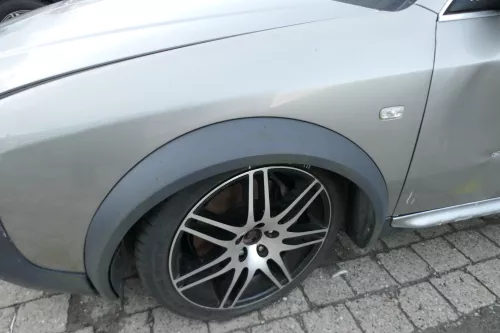 Audi A6 4Z Allroad Kotflügel vorne links garu + Leiste