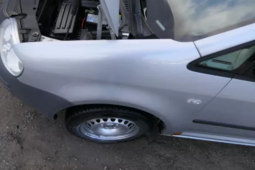 VW Caddy 2K Kotflügel vorne links silber LA7W 2K0821021 bis ca.AnfanBj.2011 (179695)