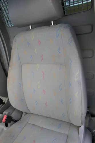 VW Caddy 3 2k Sitz Fahrersitz vorne links Fahrer (ohne Kopfstütze) (179703)