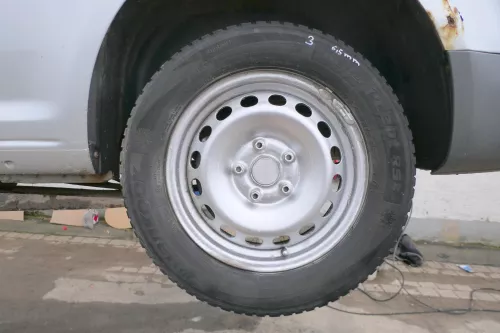 4x Felgen Caddy 2K 195/65 R15 Winterreifen Felge 6jx15H2 ET47 Reifen 6-7mm (179725)