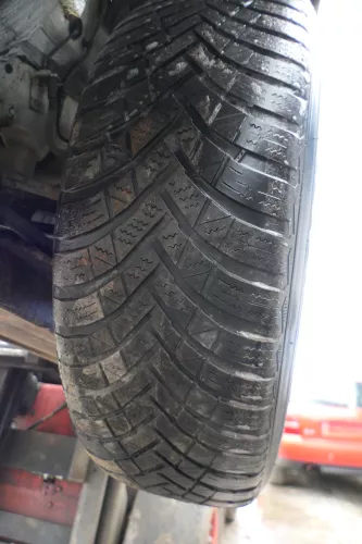 4x Felgen Caddy 2K 195/65 R15 Winterreifen Felge 6jx15H2 ET47 Reifen 6-7mm (179725)