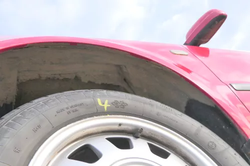 VW Passat 3B Kotflügel vorne links rot LY3D (179877)