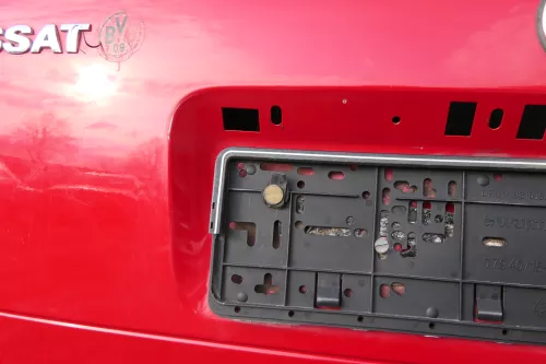 VW Passat 3B Kombi Variant Heckklappe Klappe hinten mit Scheibe rot LY3D (179880)
