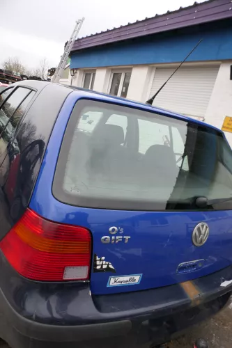 VW Golf 4 Limousine Heckklappe Kofferraumklappe Klappe hinten blau LW5Z-ohneAnb (180057)