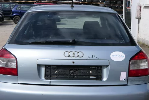 Audi A3 8L Facelift Heckklappe Kofferraumklappe Klappe hinten blau LY7R