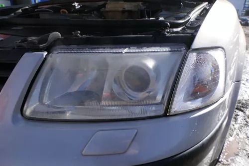 VW Passat 3B Stoßstange vorne Frontstoßstange Stoßfänger vorn silber LB7Z  - SWR (180367)