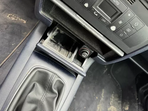 Audi A3 8L Aschenbecher Zigarettenanzünder vorne 8L0857951N Facelift blau mariti (180427)