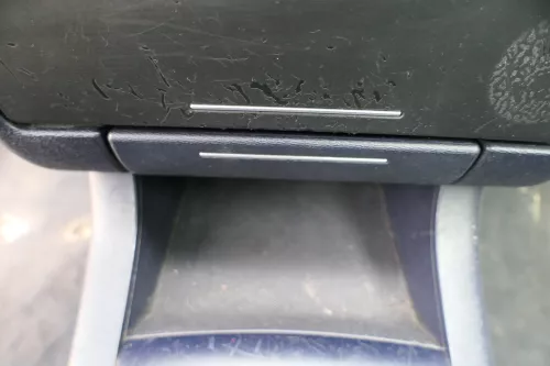 Audi A3 8L Aschenbecher Zigarettenanzünder vorne 8L0857951N Facelift blau mariti