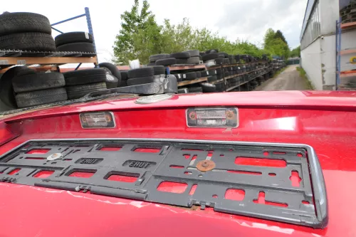 Passat 3A 35i Kombi Variant Heckklappe Klappe Kofferraumklappe rot LY3D Scheibe (180451)