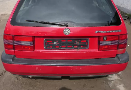 VW Passat 3A 35i Kombi Stoßstange hinten Heckstoßstange Stoßfänger rot LY3D (180452)