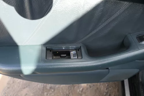 1x Audi A6 4B Türverkleidung Verkleidung Tür hinten links Leder grün lago (180529)