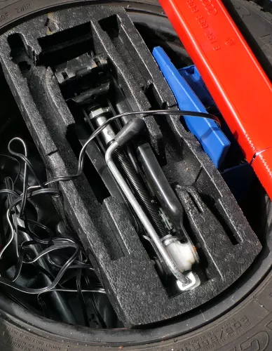 VW Golf 6 7  Plus Bordwerkzeug Pannenset Wagenheber für ( KEIN Ersatzrad Notrad 