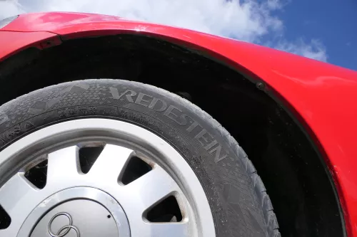 Audi A4 B5 (ab ca Ende1999 Facelift) Kotflügel vorne links rot LY3H (180687)