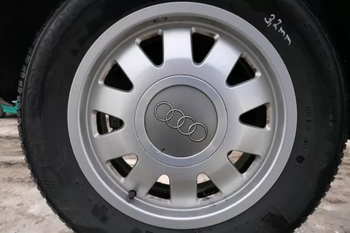 4x A4 B5 A6 4B Alufelgen Felgen 4B0601025N 6jx15H2 ET45 schlechte Reifen origina (180710)