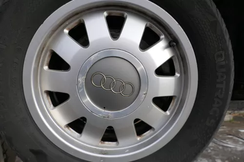 4x A4 B5 A6 4B Alufelgen Felgen 4B0601025N 6jx15H2 ET45 schlechte Reifen origina (180710)