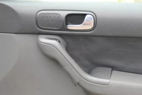 1x A3 8L Türverkleidung Verkleidung Tür vorne rechts 4/5-Türer onyx /schiefer  (180801)