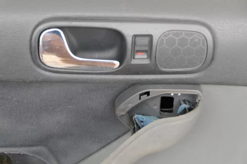 1x A3 8L Türverkleidung Verkleidung Tür vorne links 4/5-Türer onyx /schiefer (180802)