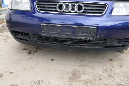 Audi A3 8L Stoßstange Frontstoßstange vorne blau LZ5K mit Grill