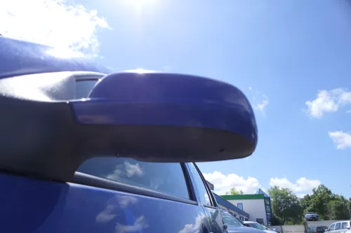 VW Golf 4 Bora manueller Spiegel vorne links Außenspiegel blau LW5Z Glas (180841)