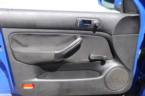 1x Golf 4 Bora Türverkleidung Verkleidung Tür vorne links 4/5-Türer Griff schwa