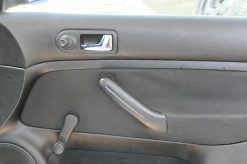 1x Golf 4 Bora Türverkleidung Verkleidung Tür vorne rechts 4/5-Türer schwarz (180844)