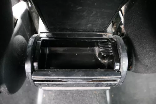 VW Golf 4 Bora Mitteltunnel Aschenbecher hinten Verkleidung schwarz Becherhalter (181019)