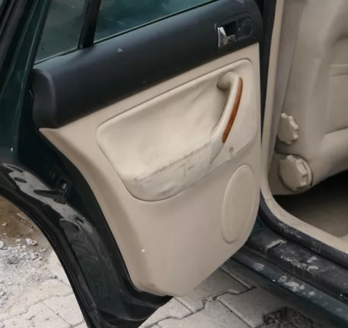 1x VW Golf 4 1J Kombi Türverkleidung Verkleidung Tür hinten links hellbeige besc (181050)