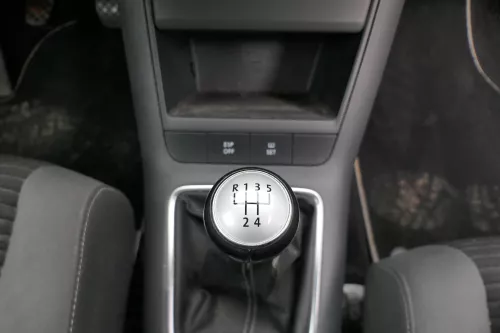 VW Golf Plu Schaltknauf Schaltsack Schaltung Schaltknüppel original 5-Gang Leder