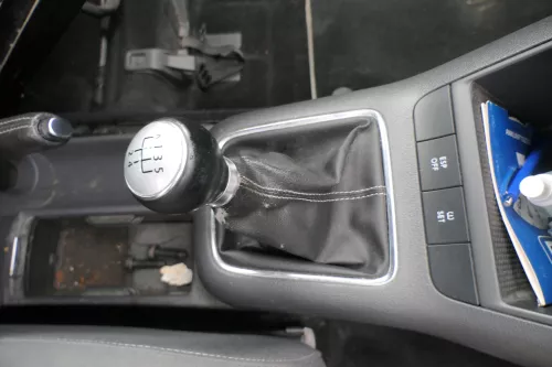 VW Golf Plu Schaltknauf Schaltsack Schaltung Schaltknüppel original 5-Gang Leder (181198)