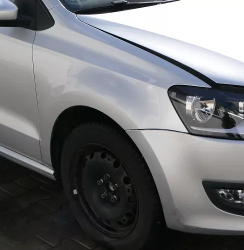 VW Polo 6R 6C Kotflügel vorne rechts silber LA7W