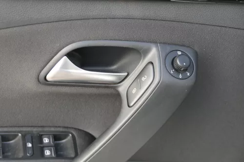 VW Polo 6R 1x Türverkleidung Verkleidung Tür 4/5-Türer vorne links schwarz (181249)