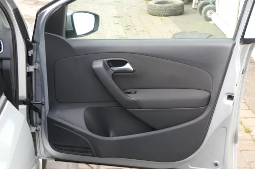 1x VW Polo 6R Türverkleidung Verkleidung Tür 4/5-Türer vorne rechts schwarz