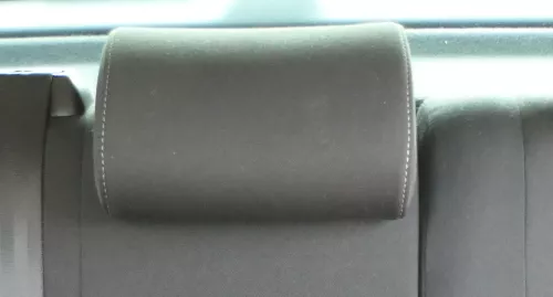 1x VW Polo 6R 6C Kopfstütze hinten in der Mitte schwarz titanschwarz