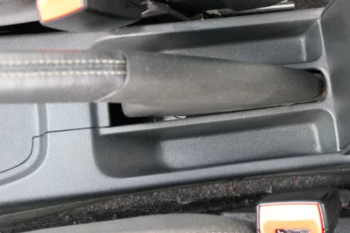 VW Polo 6R 6C Handbremse Feststellbremse Handbremshebel schwarz Leder schwarz (181264)