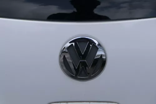 VW Polo 9N3 9N Heckklappe Kofferraumklappe Klappe weiß LB9A ohne Anbauteile (181301)