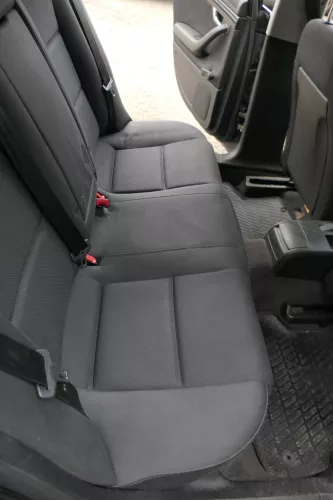 Audi A4 B6 B7 8E Limousine Sitz Rückbank hinten schwarz umklappbar mit 3x Kopfst (181408)