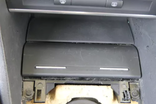 Audi A4 B6 8E Aschenbecher vorne 8E0857951H 4PK schwarz