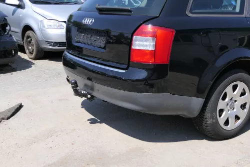 Audi A4 8E B6 Kombi Avant Stoßstange hinten mit Spoiler schwarz LY9B (181527)