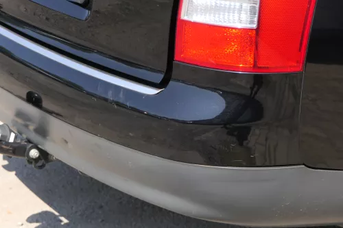 Audi A4 8E B6 Kombi Avant Stoßstange hinten mit Spoiler schwarz LY9B (181527)