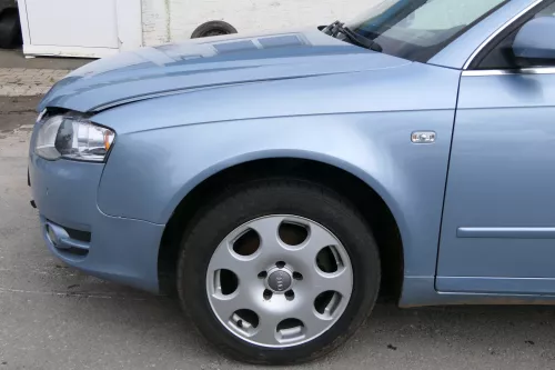 Audi A4 8E B7 Kotflügel vorne links blau LY5J