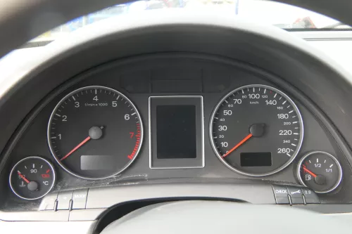 Audi A4 8E B7 Tacho Tachometer Kombiinstrument 8E0920901G 126.000KM TDI Diesel (181560)