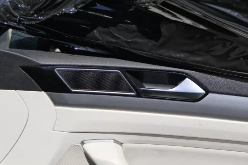 Passat 3C B8 3G 1x Türverkleidung Verkleidung Tür vorne rechts weiß St. Tropez (181657)