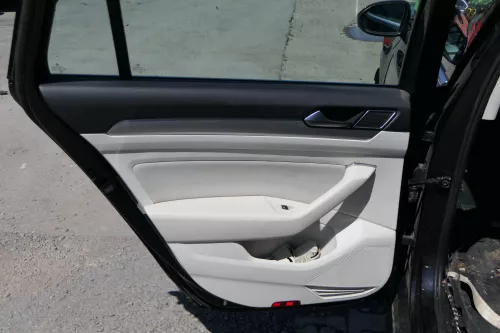 Passat 3C B8 3G 1x Türverkleidung Verkleidung Tür hinten links weiß St. Tropez