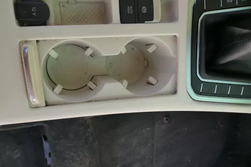VW Passat 3C 3G B8 Becherhalter Getränkehalter Halter Getränke weiß St. Tropez