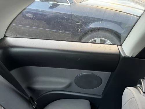 1x New Beetle 9C Seite Seitenverkleidung Verkleidung hinten links schwarz (181838)