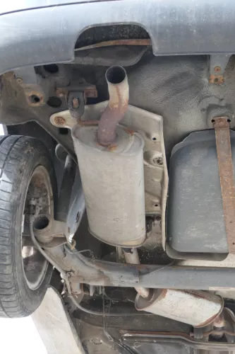 VW Golf 3 Auspuff Mitteltopf + Endschalldämpfer 1,6 AFT 2E AKS AGG AKR ADY 2.0